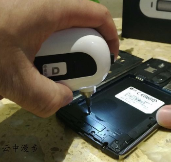你所沒(méi)見(jiàn)過(guò)的螺絲刀搭載藍(lán)牙晶振感受不一樣樂(lè)趣